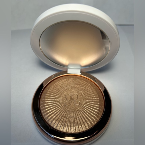 NWT🌷Anastasia Glow Seeker Champagne Gold Powder Highlighter in “Enchanted” - Picture 5 of 5
